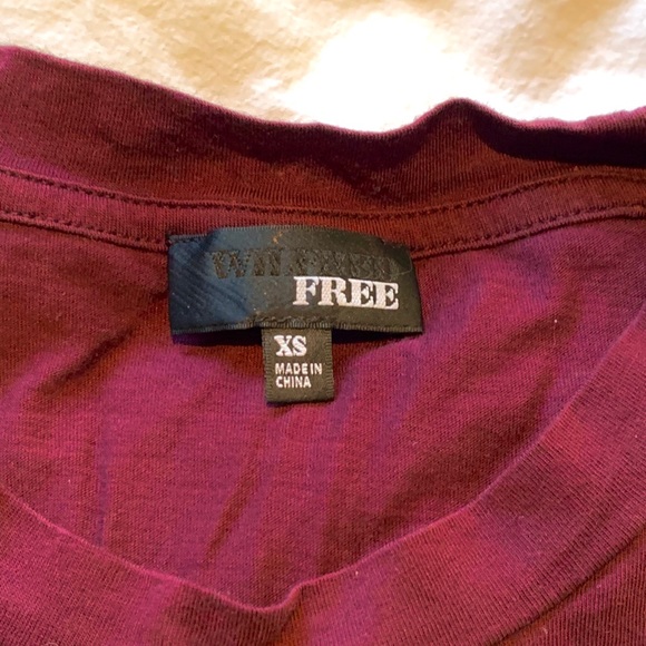 Burgundy Wilfred Free extra small t-shirt. EUC, smoke free - Picture 3 of 4